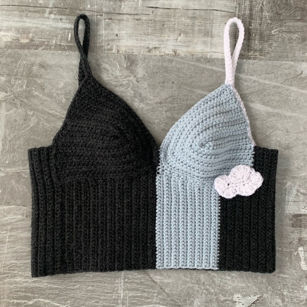 Crochet cloud cropped tank top